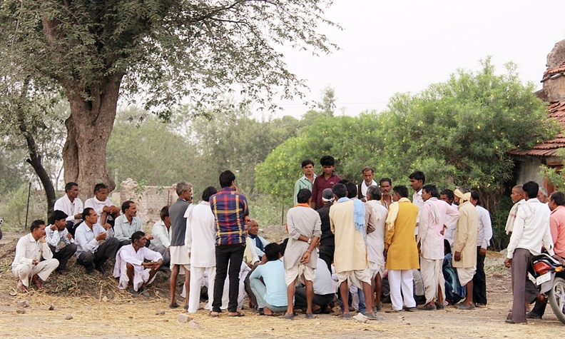 Photo of बिखर गई पंचायतें, रूठ गए है पंच। भटक राह से है गए, स्वशासन के मंच।।