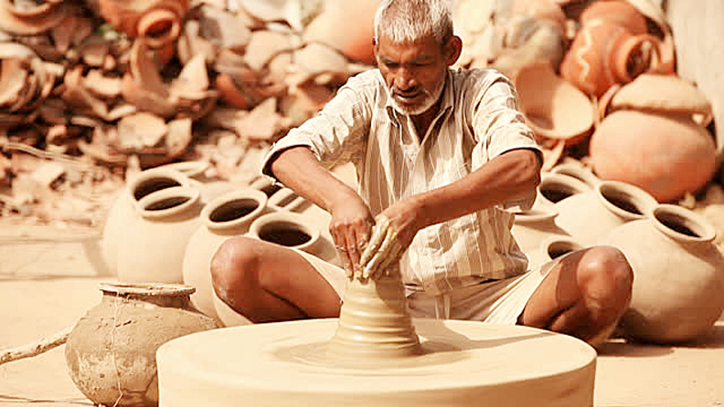 Photo of “विश्वकर्मा योजना” आखिर सुध ली गई हाशिए पर खड़े समाज की