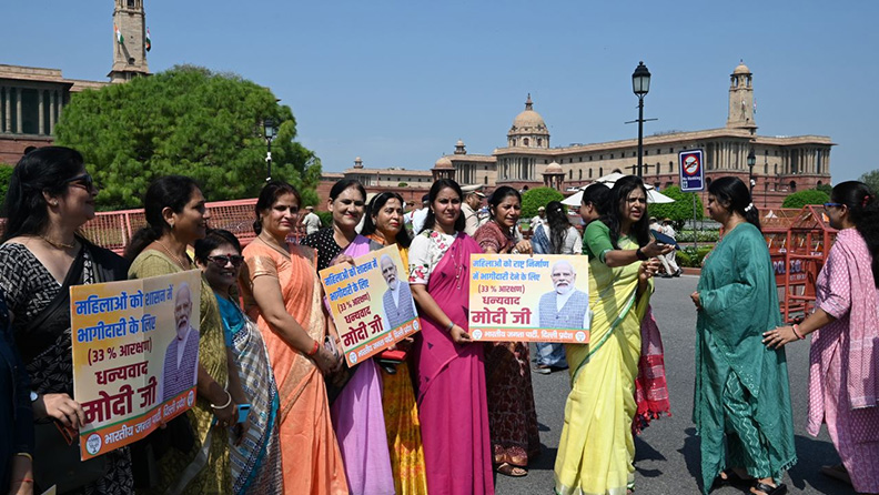 Photo of संसद से मिली महिला आरक्षण को मंजूरी