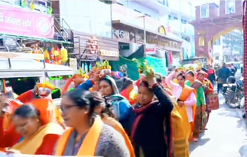 Photo of नगर पालिका परिषद गोपेश्वर के तत्वाधान में महिलाओं और सामाजिक संगठनों ने निकाली कलश-यात्रा