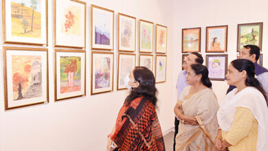 Photo of जवाहर कला केंद्र की गैलेरी में पूर्व आईएएस अधिकारी शुचि शर्मा द्वारा बनाए गए जल चित्रों की प्रदर्शनी
