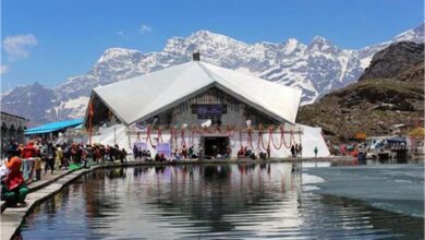 Photo of सिख श्रद्धालुओं के लिए गुड न्यूज़, आज खुलेंगे श्री हेमकुंड साहिब के कपाट