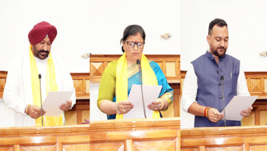 Photo of तीन नवनिर्वाचित विधायकों ने ली विधानसभा में पद व गोपनीयता की शपथ
