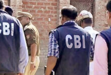 Photo of शकर पुर थाने की महिला SI और HC के ख़िलाफ़ FIR दर्ज, हवलदार गिरफ्तार