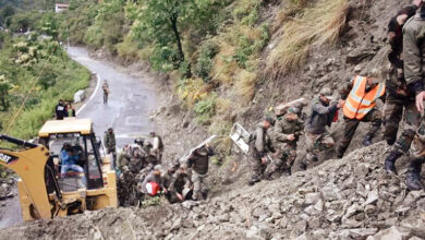 Photo of केदारनाथ पैदल मार्ग पर भूस्खलन से 3 की मौत, 2 घायल