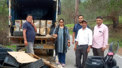 Photo of उत्तराखंड : वन विभाग ने चैकिंग के दौरान रानीखेत-मोहान मार्ग पर वाहन से अवैध लीसा बरामद किया