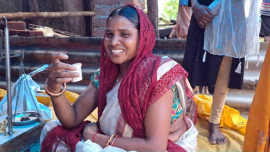 Photo of बाजार में रौनक,महिलाओं में उत्साह और घर परिवार में खुशियां बिखेर रही है महतारी वन्दन योजना