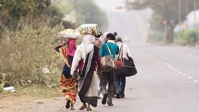 Photo of गांवों से पलायन एवं बढ़ते शहरीकरण के खतरे