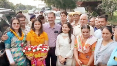 Photo of ओलंपिक पदक विजेता निशानेबाज मनु भाकर व अमन सहरावत का हुआ स्वागत