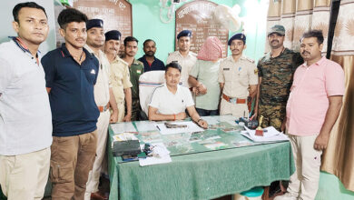 Photo of पिस्टल प्रर्दशन कर रहे एक अपराधी को पुलिस ने धर दबोचा, दूसरा फरार