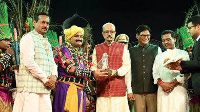 Photo of चक्रधर समारोह में शामिल हुए राज्यपाल, एक पेड़ माँ के नाम अभियान में पौधा लगाने की अपील