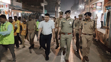 Photo of डीएम व एसपी ने दुर्गा पंडालून का भ्रमण कर सुरक्षा का लिया जायाजा