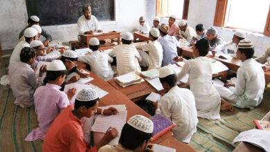 Photo of योगी सरकार को सुप्रीम झटका,मदरसा छात्रों का सरकारी स्कूलों में दाखिले वाले आदेश पर रोक