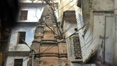 Photo of वाराणसी में भी मुस्लिम बहुल बस्ती में मिला शिव मंदिर वाले आकार का वर्षो पुराना बंद मंदिर