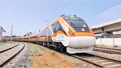 Photo of कश्मीर की घाटियों में दौड़ेगी वंदे भारत