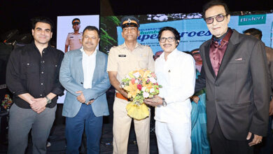Photo of सैकड़ों पुलिसवालों की मौजूदगी में रॉनी रोड्रिग्स ने मनाया पुलिस इंस्पेक्टर विजय मड़ाए के रिटायरमेंट और जन्मदिन का जश्न