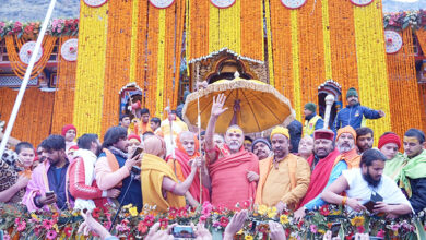 Photo of भगवान बदरीविशाल के कपाट खुले, शंकराचार्य अविमुक्तेश्वरानंदः सरस्वती जी महाराज रहे उपस्थित