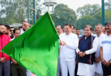 Photo of अहिल्या स्मृति मैराथन” को सीएम ने हरी झंडी दिखाकर किया रवाना