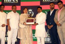 Photo of हेल्थकेयर हीरोज़ को मिला नया मंच –हिफा में पहली बार डॉक्टरों के साथ नर्स, वार्ड बॉय और एम्बुलेंस ड्राइवर को भी किया गया सम्मानित