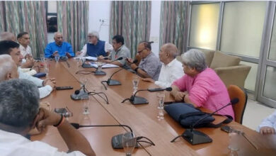 Photo of पत्रकारों की समस्याओं को लेकर वरिष्ठ पत्रकारों ने दिखाई एकजुटता, सरकार से संवाद का लिया निर्णय