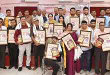 Photo of साहित्यकार विनोद विक्की सहित 35 व्यक्तियों को गुफ्तगू अवार्ड 2025