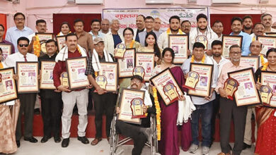 Photo of साहित्यकार विनोद विक्की सहित 35 व्यक्तियों को गुफ्तगू अवार्ड 2025
