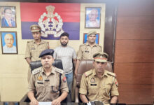 Photo of थाना इन्दिरापुरम पुलिस टीम ने 1 करोड़ की स्मैक के साथ 1 अभियुक्त को किया गिरफतार