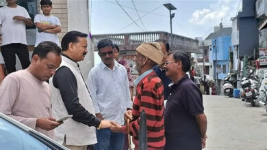 Photo of कांग्रेस के प्रदेश अध्यक्ष करण माहरा ने भतरौजखान के लोगों की समस्याएं सुनीं