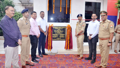 Photo of गाजियाबाद के पुलिस कमिश्नर जे. रविंदर गौड की काबिले-तारीफ पहल, भीषण गर्मी में थाने आने वाले फ़रियादियों के लिए बनाया एसी वेटिंग रूम