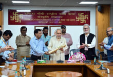 Photo of दिग्गज पत्रकार और इन्दिरा गांधी राष्ट्रीय कला केन्द्र के अध्यक्ष राम बहादुर राय को ‘पद्म भूषण’ पुरस्कार सौंपा गया