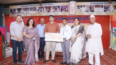 Photo of महर्षि दयानंद विद्यापीठ में प्रतिभाशाली छात्र छात्राओं को गाजियाबाद विकास प्राधिकरण के उपाध्यक्ष अतुल वत्स ने किया सम्मानित