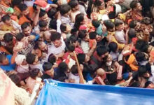 Photo of धार्मिक स्थलों में हो रही भगदड़ का आखिर जिम्मेदार कौन ?