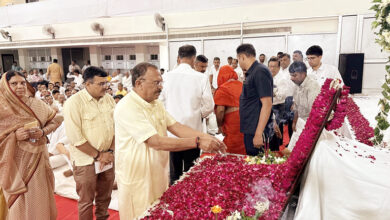 Photo of वासुदेव देवनानी ने जोधपुर पहुँच कर केन्द्रीय रेल मंत्री अश्विनी वैष्णव को बंधाया ढांढ़स