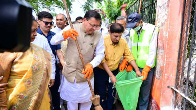 Photo of सीएम धामी ने मेला नियन्त्रण भवन परिसर हरिद्वार में “एक पेड़ मां के नाम” अभियान के तहत रूद्राक्ष के पौधे का रोपण किया