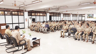 Photo of सिटीजन सर्विसेज की समीक्षा करते हुए निमिष पाटील, पुलिस उपायुक्त ट्रांस हिंडन ने शिकायती पुलिसकर्मियों के विरुद्ध की कार्यवाही