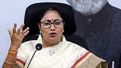 Photo of जैसे पहले ही निवाले में मक्खी मिली हो