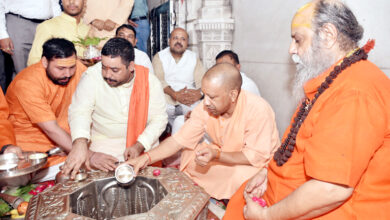 Photo of सीएम योगी ने दूधेश्वर नाथ मंदिर में रुद्राभिषेक कर कांवड़ मेला तैयारियों का लिया जायजा