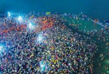 Photo of आस्था की भीड़ में खोता इंसान!