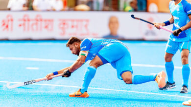 Photo of पेनल्टी स्ट्रोक चूकने के बाद हैट्रिक जमा भारत की चीन पर जीत के हीरो बने कप्तान हरमनप्रीत