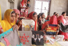 Photo of पारम्परिक लोक मेले बचा सकते हैं ग्रामीण कुटीर उद्योगों की सांसें