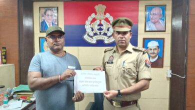 Photo of साइबर फ्राड में ठगे गए दो लाख रुपये पीडित को वापस दिलवाए, इन्दिरापुरम थाने के साइबर सेल को मिली बड़ी कामयाबी