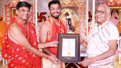 Photo of टीएमयू में पुष्पदंत भगवान के जन्मकल्याणक महोत्सव पर लाडू समर्पित