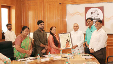 Photo of एम्स के प्रख्यात नेत्र चिकित्सक लिखते कविताएं भी