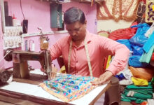 Photo of भगवान का टेलर : जहाँ इंसानों के नहीं, सिर्फ देवताओं के कपड़े सिलते हैं