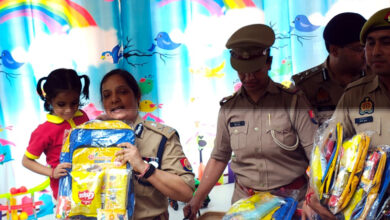 Photo of पुलिस कमिश्नर लक्ष्मी सिंह ने महिला पुलिस कर्मियों के बच्चों के थाना सेक्टर -63 में आधुनिक क्रेच का तोहफा दिया