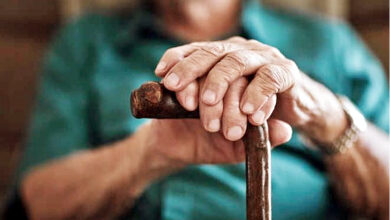 Photo of नेताओं को सब, कर्मचारियों को कब?