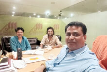 Photo of आर्या ग्रुप ऑफ कंपनी के एमडी के साथ निर्माता निर्देशक राजकुमार आर पांडेय की मुलाकात