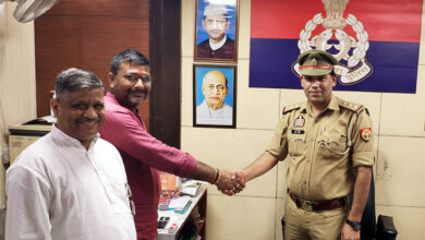 Photo of चोरी हुई फॉर्चून गाड़ी इंदिरापुरम पुलिस ने की बरामद, गाड़ी मालिक ने थाने पहुंच कर बोला धन्यवाद योगी की पुलिस