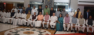 Photo of उपराष्ट्रपति और राज्य सभा के सभापति सी. पी. राधाकृष्णन की अध्यक्षता में राज्य सभा में सभी राजनीतिक दलों के सभा के नेताओं के साथ की बैठक