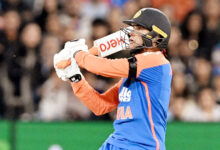 Photo of अभिषेक का तूफानी अर्द्धशतक भारत के काम न आया